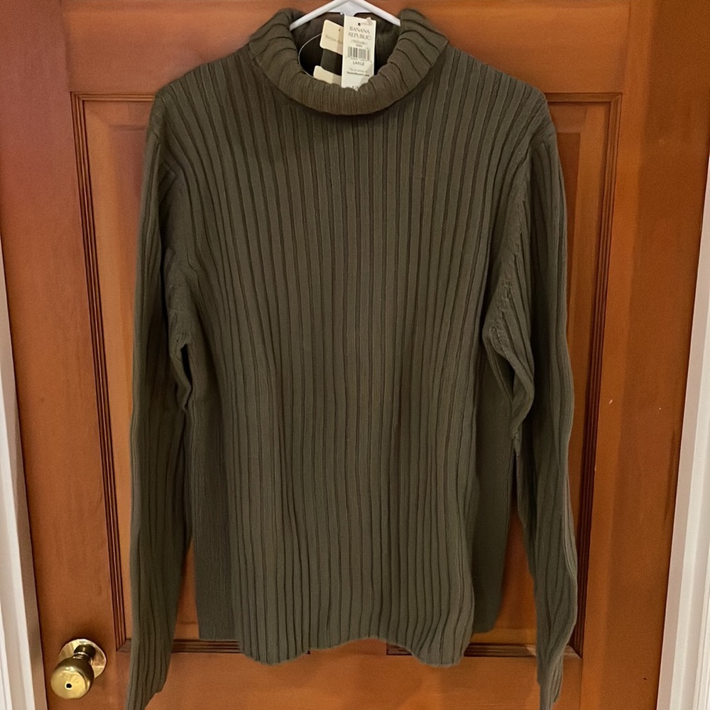 Men’s Banana Republic Turtle-neck Sweater. Sz L